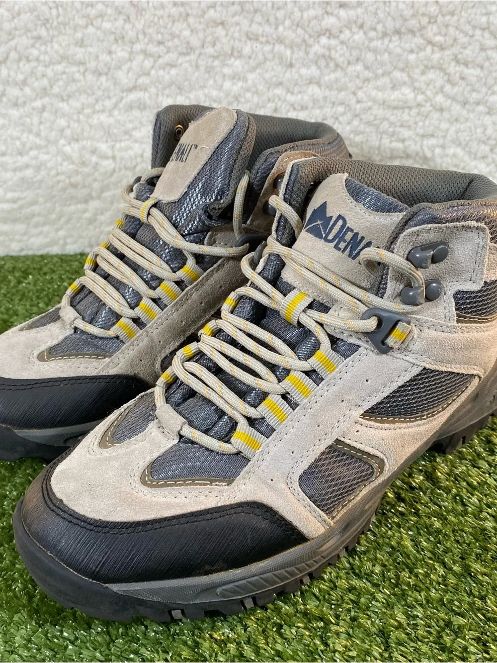 Denali Clearwater Hiking Boots Women's Size 8 Grey Black Suede HW40298AS